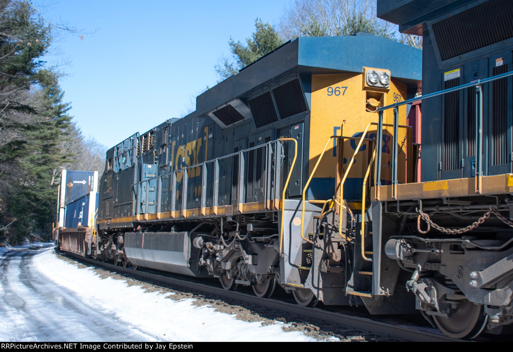 CSX 967 trails on I022 (Syracuse, NY to Worcester, MA)